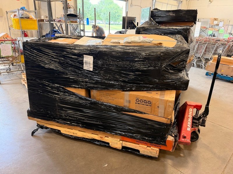 Wayfair Mediums Truckload – Lot 1 - Image 4