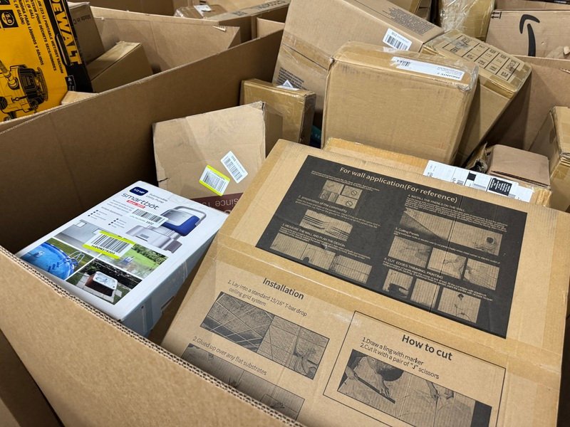 Amazon Mediums Truckload – Lot 1 - Image 3