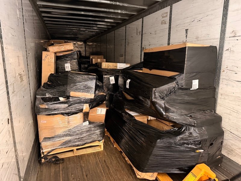 Wayfair Mediums Truckload – Lot 1 - Image 3