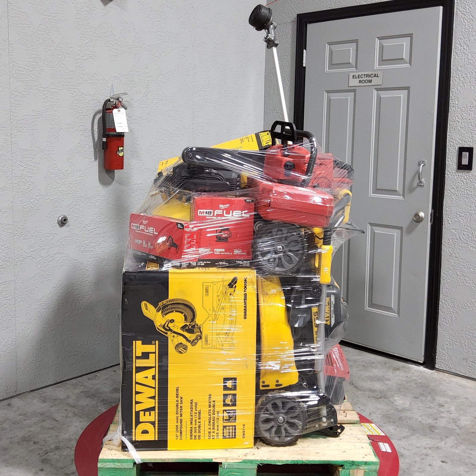 Milwaukee & DeWalt Tool Pallet - Image 3