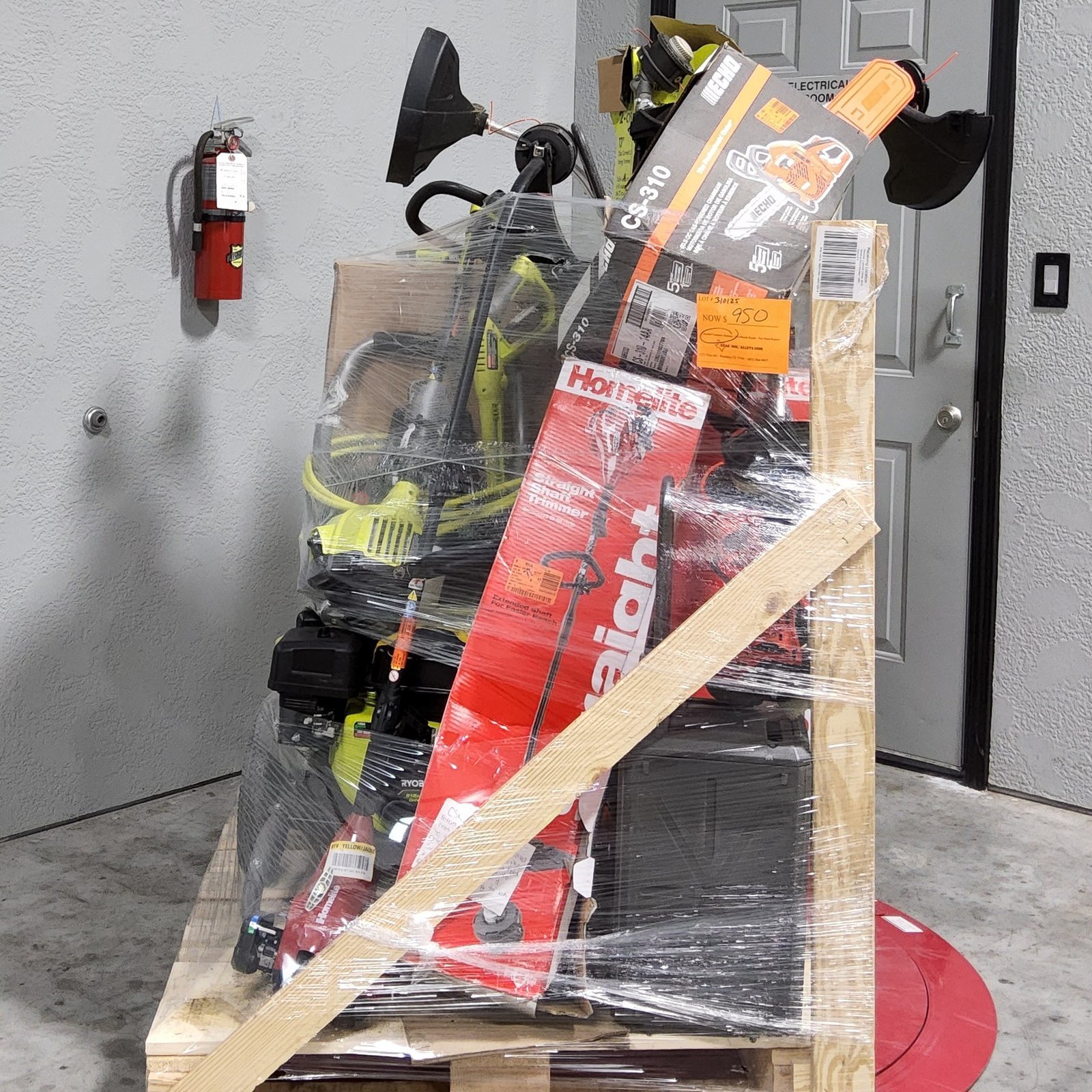 Outdoor Equipment Pallet